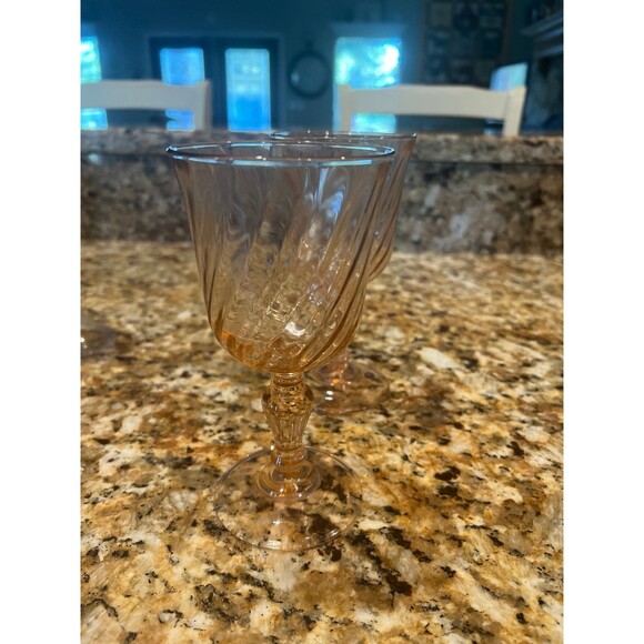 Set of 3 vintage Arcoroc Lumiroc Rosaline Pink glasses - Picture 3 of 4